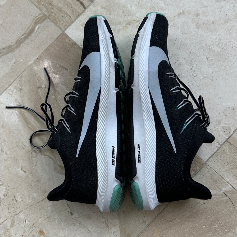 Nike Women’s Quest Running Black and Teal Athletic Shoes - Picture 3 of 8